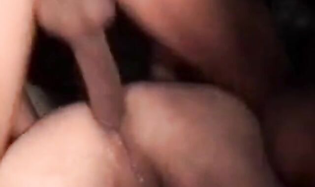 Heiße Bareback-Action mit einem Amateur-Hunk 2