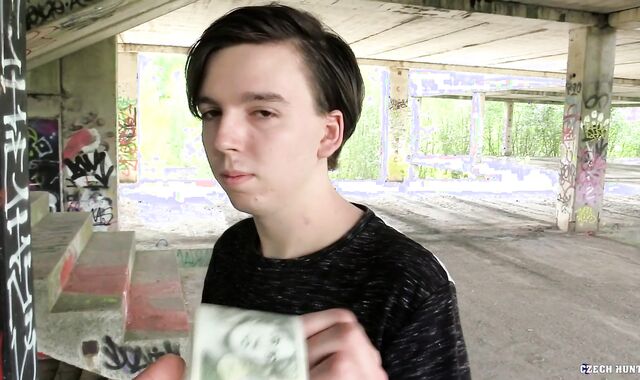 Czech Hunter: Czech lad faggot gets backside gobbled outdoors