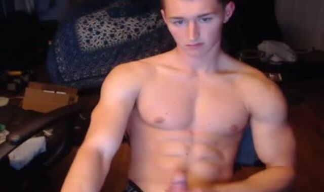 Fit twunk Knocks On Out