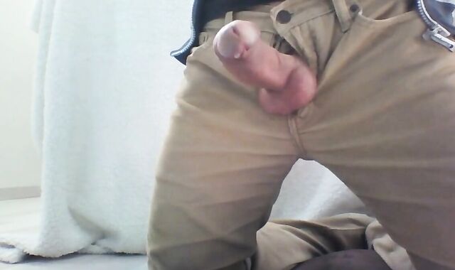 Big Cock Masturbation Leads to Handsfree Cum