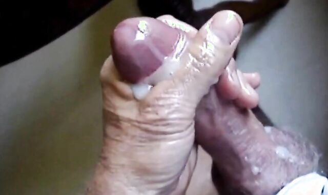 Daddies and Bears Masturbating 5