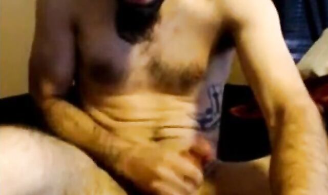 Big Dick Hunk Cums on Cam