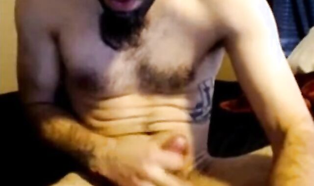 Big Dick Hunk Cums on Cam