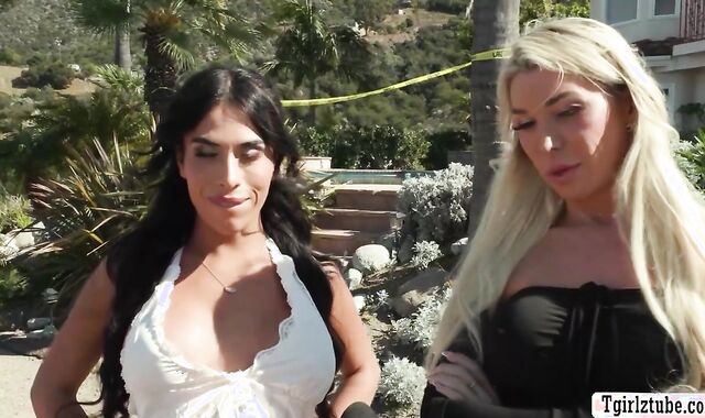 Construction worker drills the ass of two horny TS