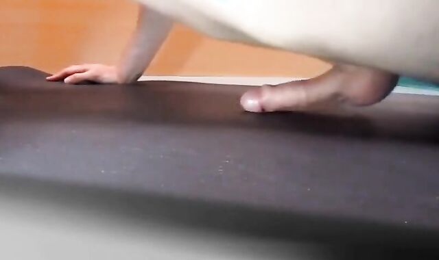Twink Pushups and Handsfree Cumming