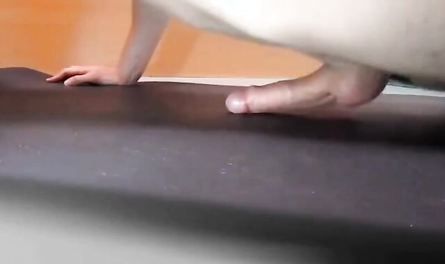 Twink Pushups and Handsfree Cumming