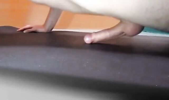 Twink Pushups and Handsfree Cumming