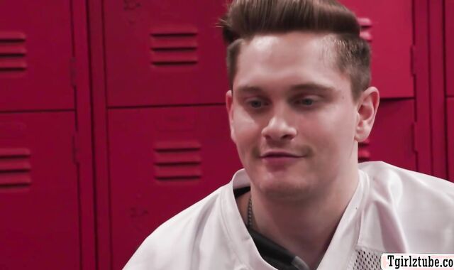 Fucking my sad crush in locker to make him happy