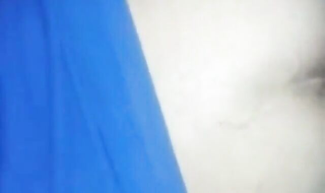 Sexo gay amador atrás do carro