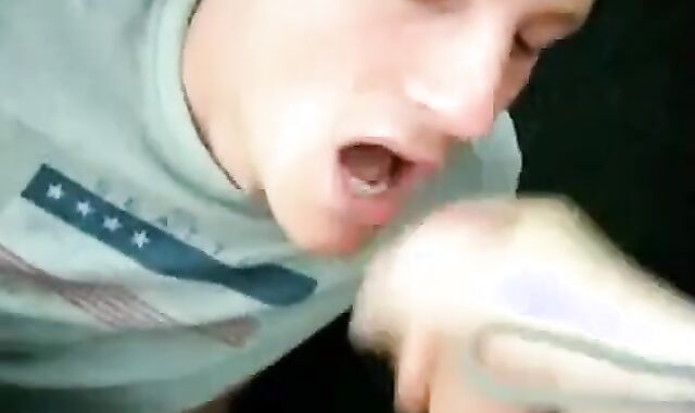 Amateur Dude Sucks Cock and Gets a Mouthful of Cum