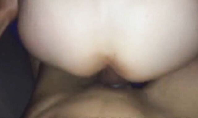 Latin Bareback Amateur Takes it Deep