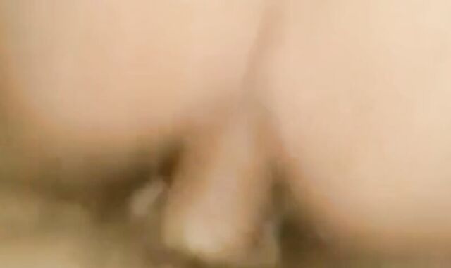 Bareback Amateur Video of a Lebanese Gay Couple in a Hotel 2