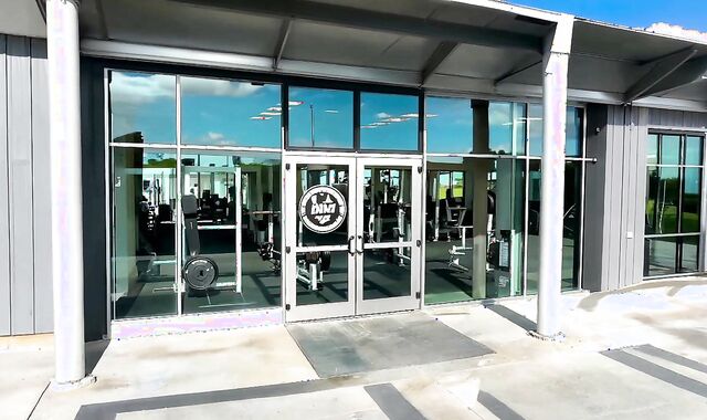 AI Studs Sucking In Gym by ManyAMan