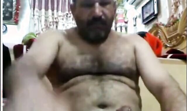 Bear Masturbating: Mature Arab Edition