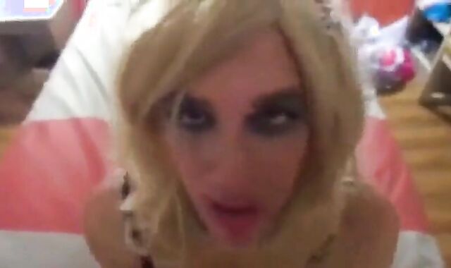 Crossdresser Cock Sucking Fun