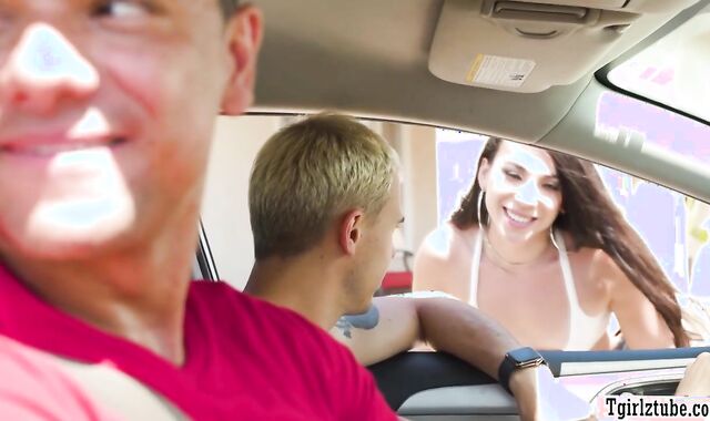 Giving my handsome customer a extra anal service