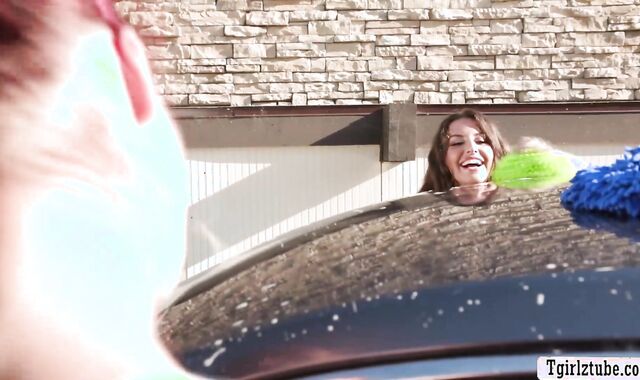 Slut carwashers give this customer a extra anal