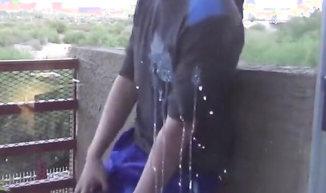 Masturbation im Freien auf dem Balkon 2