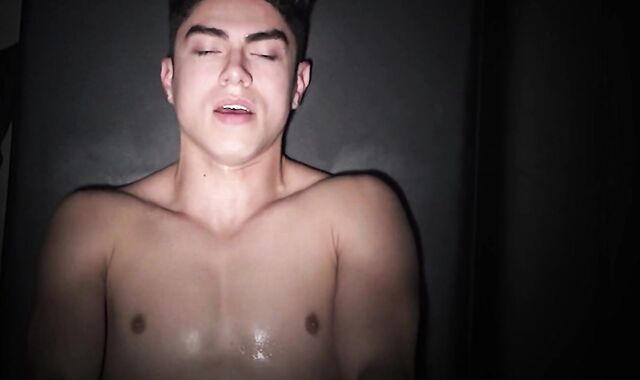 GLORYHOLE WALL! Wanna fuck a random asshole?