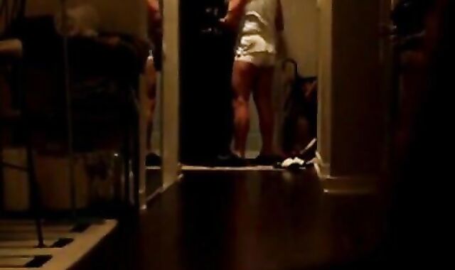 Bulging Show for the Delivery Daddy