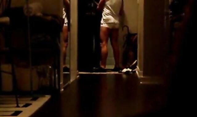 Bulging Show for the Delivery Daddy