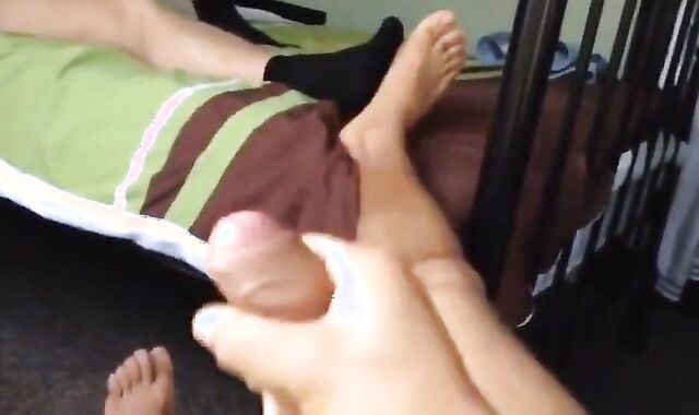 Roommate Catches Him Jerking Off: Gay Voyeur Amateur Fun