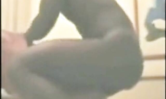 Black Amateur Gives a Blowjob to a Frenchman