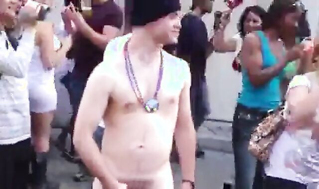 Public Masturbators: Outdoor Hunk Action