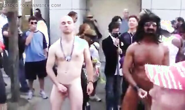 Public Masturbators: Outdoor Hunk Action
