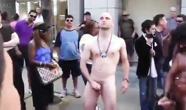 Public Masturbators: Outdoor Hunk Action