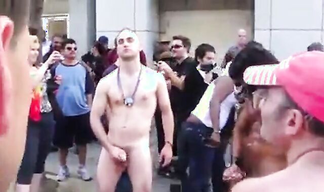 Public Masturbators: Outdoor Hunk Action