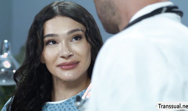 Trying the dick of my super handsome doctor