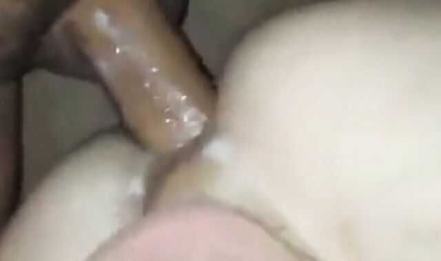 Bareback Amateur Takes it in the Arse 2