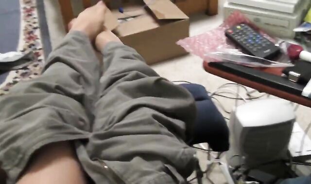Crossdresser cums hard in pantyhose