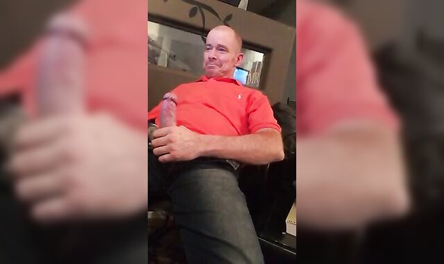 Big-Cock Daddy Strokes to Porn