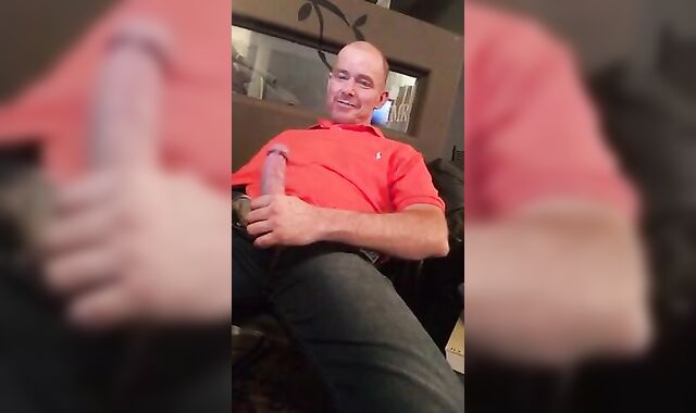 Big-Cock Daddy Strokes to Porn
