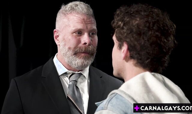Silver Grizzly Bear vs slender twink!