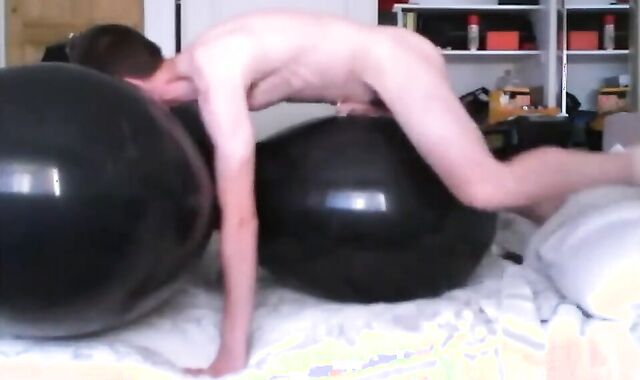Inflatable Balloon Fun: Twink's Solo Play 2