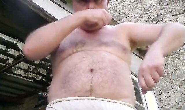 Bearded Daddy Jacks Off Outdoors
