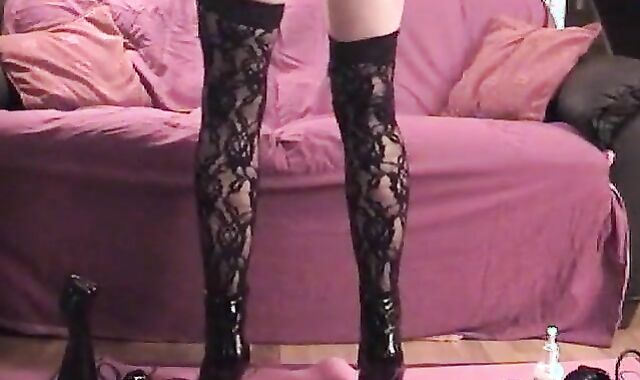 Sissy's Anal Fisting Fun 2