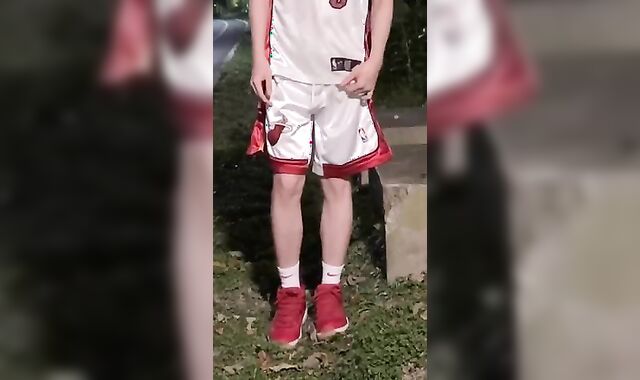 Gay Amateur: Outside Japanese Kit Piss