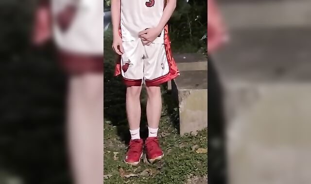 Gay Amateur: Outside Japanese Kit Piss