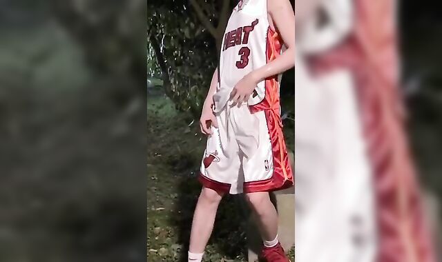 Gay Amateur: Outside Japanese Kit Piss