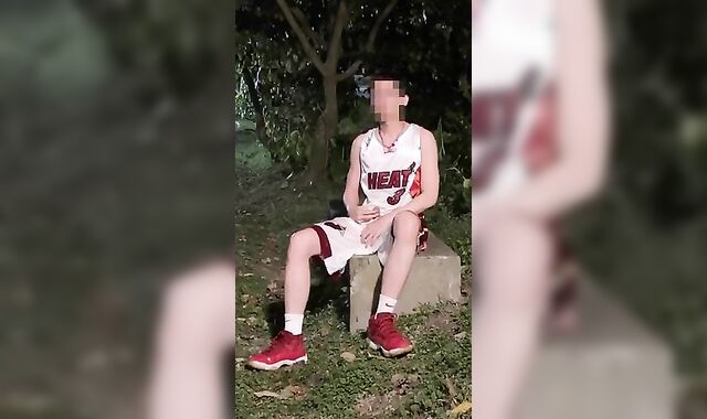 Gay Amateur: Outside Japanese Kit Piss