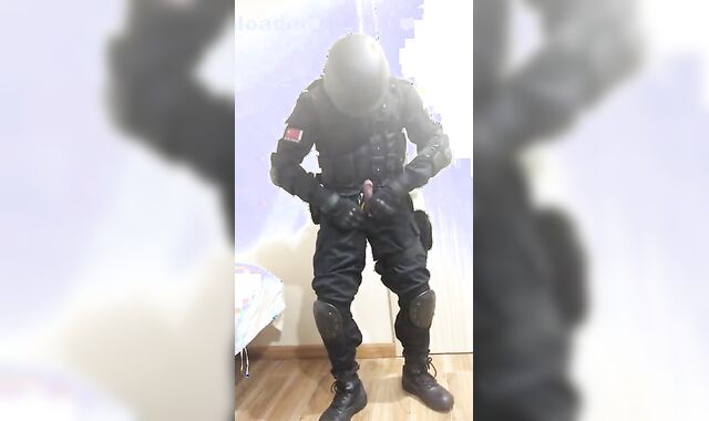 Gay Solo: swat soldier jerk off in uniform and hood