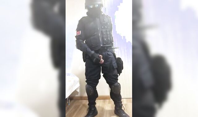 Gay Solo: swat soldier jerk off in uniform and hood