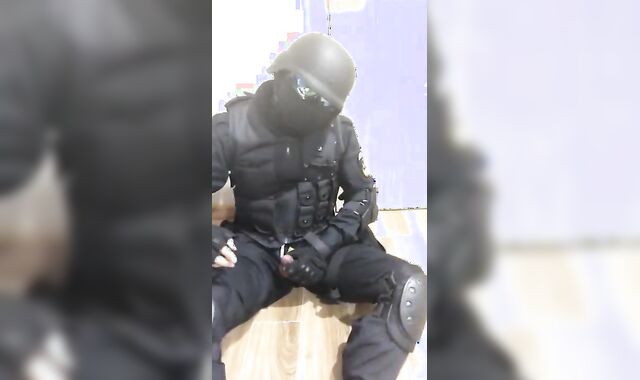 Gay Solo: swat soldier jerk off in uniform and hood