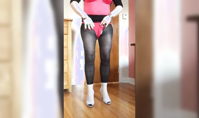 Crossdresser's Anal Fun with Butt Plug