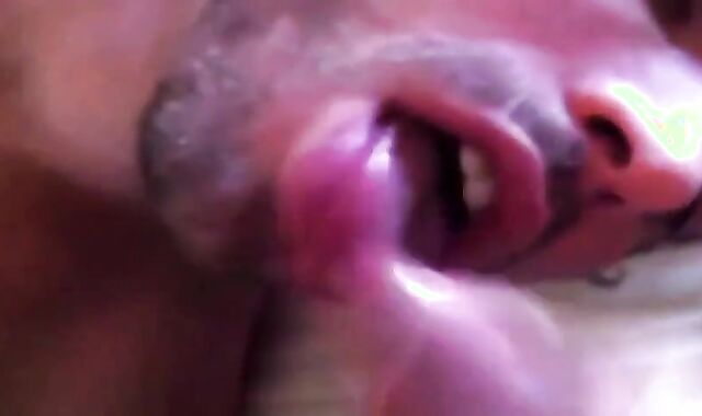 Bukkake Amateur Takes a Facial 2