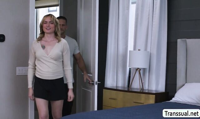 Cant help but keep looking in the ass of TS friend